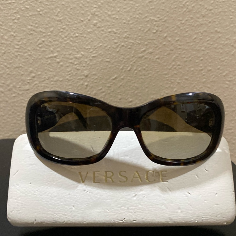 Vintage Versace sunglasses 🕶️ with case. 🔅🔆🔅